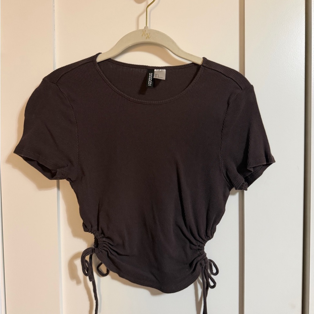 H&M Ribbed Cinch-Side Crop Tee - Dark Brown